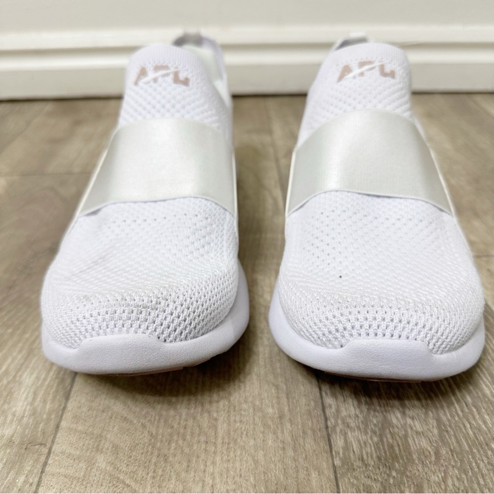 APL Women's TechLoom Bliss Running Sneakers in white 9.5 - Picture 5 of 10